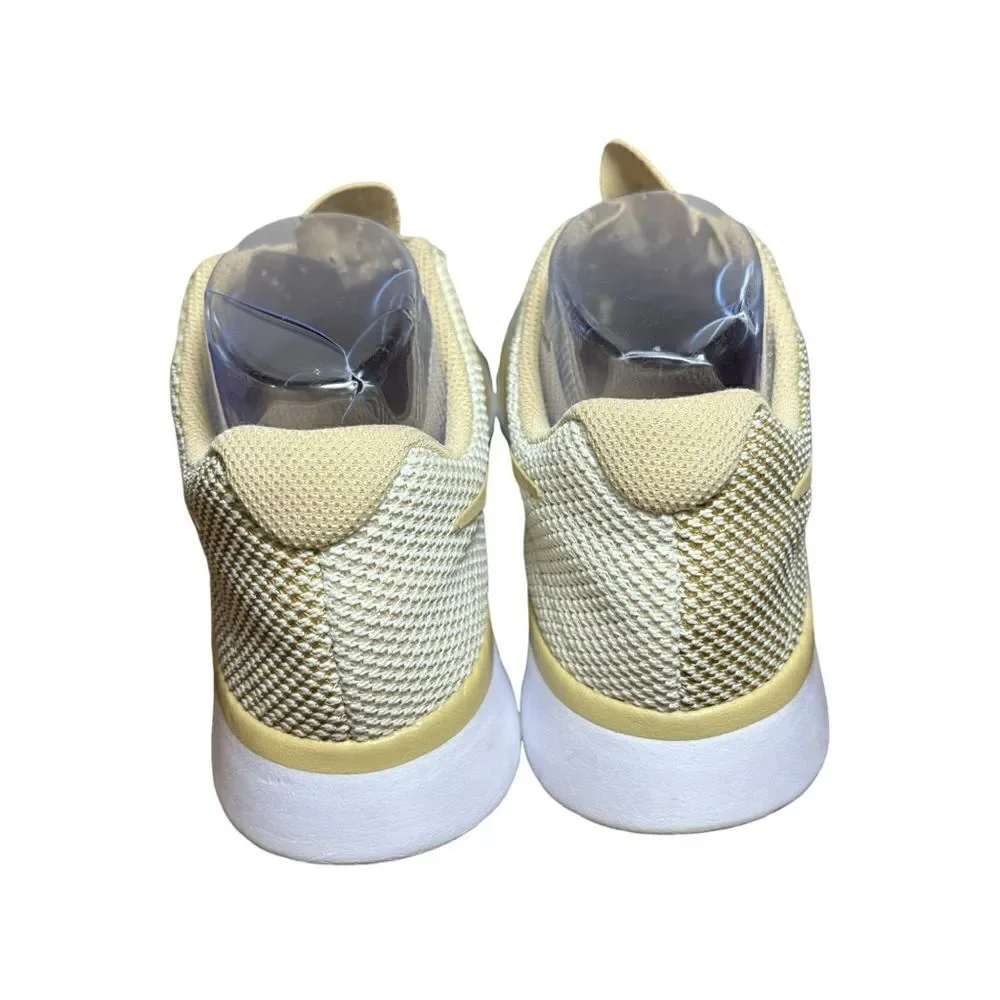 Women’s Nike athletic shoes size 8